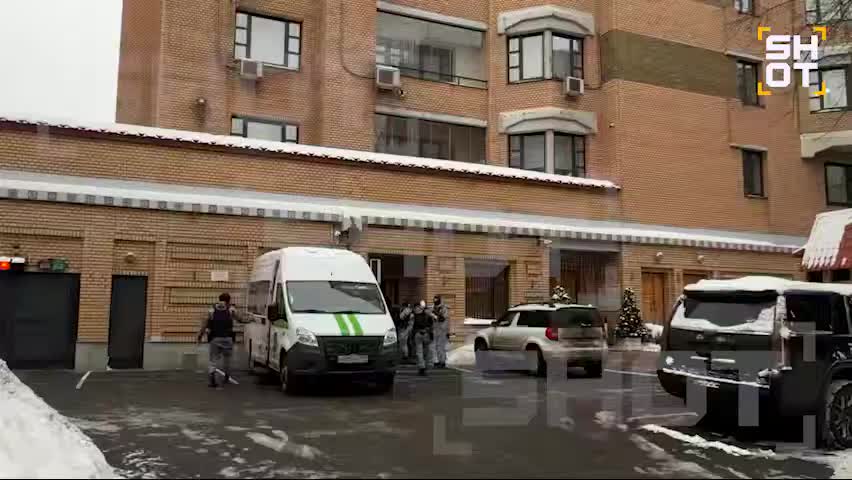 Судебные приставы завершили процесс выселения певицы Долиной из квартиры в Москве