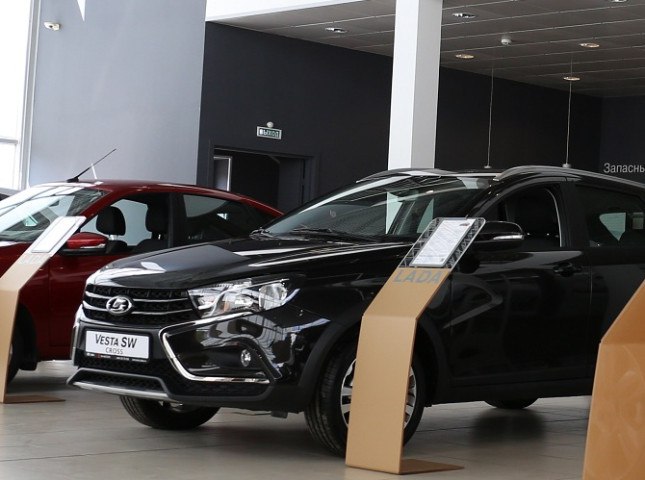 LADA Vesta SW Cross имеет лучшую остаточную стоимость среди 3 летних отечественных автомобилей В рамках исследования Сохранность остаточной стоимости автомобиля Residual value эксперты агентства АВТОСТАТ определили 3 летние модели российских марок которые имеют лучшую остаточную стоимость во 2 квартале 2025 года Подробнее на сайте autostat ru