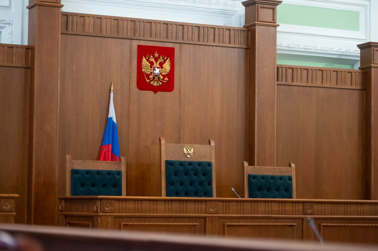 Оренбургского предпринимателя Олега Гремпеля заключили в СИЗО Ленинский суд Оренбурга отправил в СИЗО предпринимателя Олега Гремпеля. Его подозревают в мошенничестве. Там он пробудет один месяц и пять суток, до 11 июня. Суд поддержал сторону следствия. Гремпелю вменяют мошенничество, совершенное организованной группой либо в особо крупном размере. Адвокаты настаивали на запрете определенных действий. Постановление суда в законную силу не вступило.