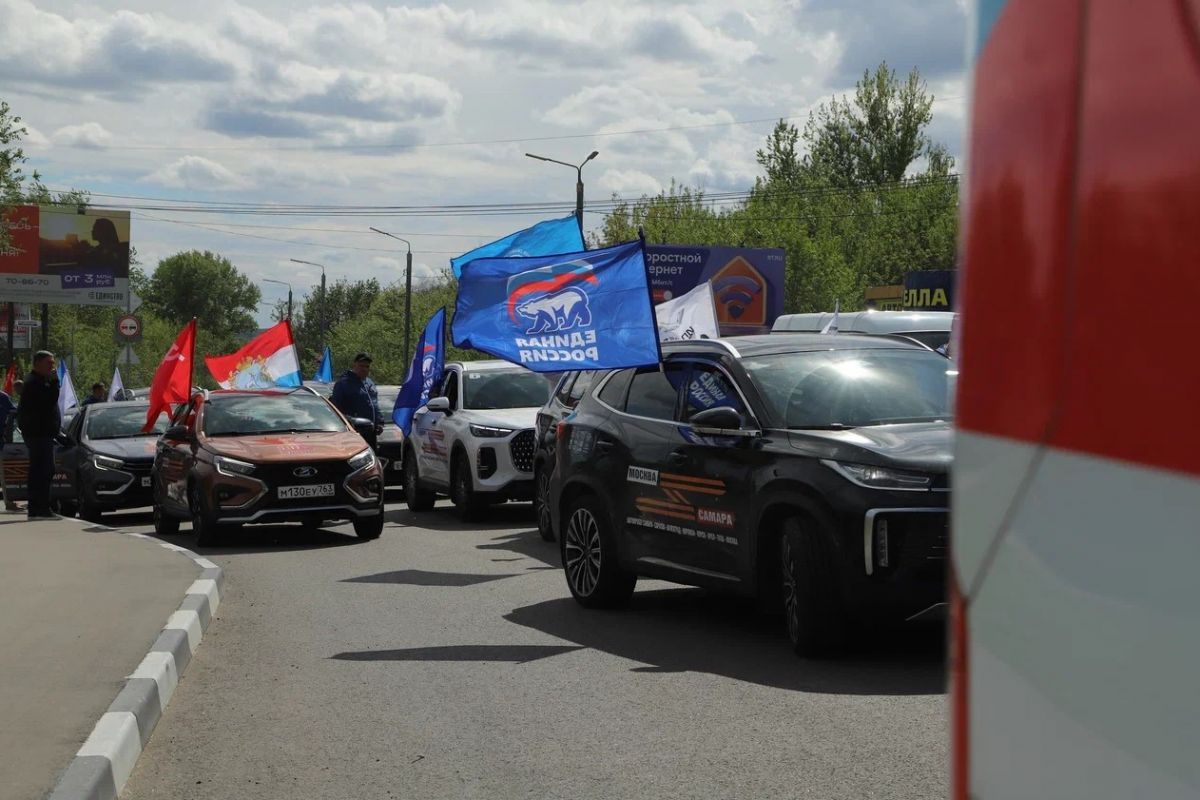 Туляки встретили автопробег "Самара - Саратов - Воронеж - Курск - Тула - Москва" «Единая Россия» организовала автопробег через города-герои и города трудовой доблести. ↗ Прислать новость Подписаться