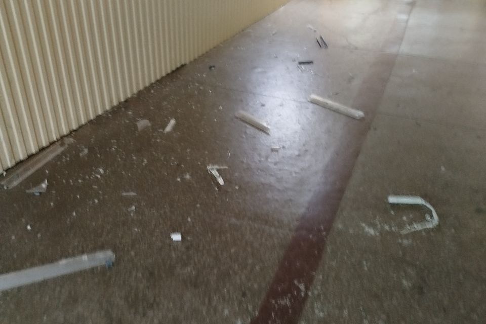 А в переходе на площади Рокоссовского гопота оторвала провода и разбила светильники, там теперь нет освещения. В мэрии уточняют, что "временно". ПОДПИСАТЬСЯ ПРЕДЛОЖИТЬ НОВОСТЬ