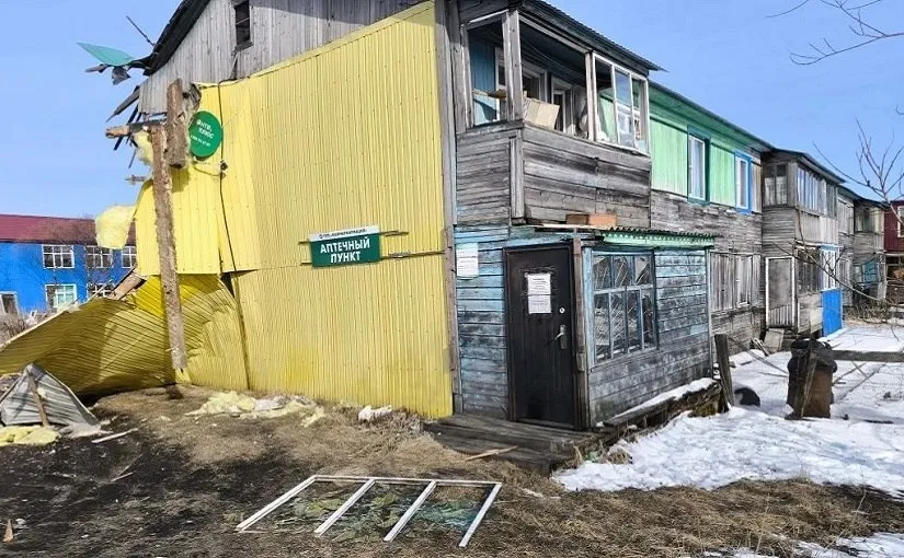 На Камчатке взорвавшийся бойлер разнес этаж жилого дома Никто из людей не пострадал В селе Усть Хайрюзово сегодня ночью произошла авария с бытовым бойлером по улице Рыбацкой передает ИА Камчатское время со ссылкой на министра по ЧС Камчатского края Сергея Лебедева Подробности по ссылке   kamtime ru article e5cb5fc8 ee1a 4d18 942b d9e4809308d4