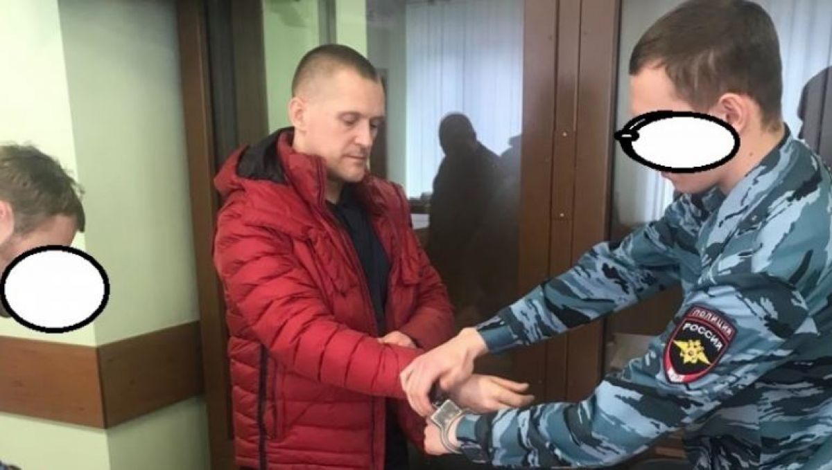 В соседней с Липецкой Воронежской областью владелец бензиновой и медийной империй Валерий Борисов   newslipetsk ru fn 1789370 html В Воронеже задержан владелец сети АЗС Калина Ойл Валерий Борисов Его подозревают в незаконной банковской деятельности   Прислать новость Подписаться