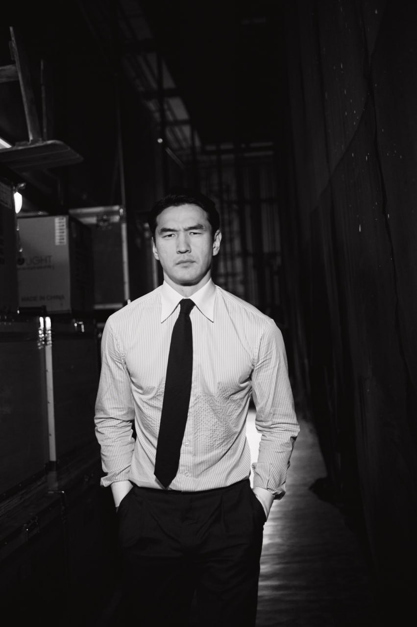 Нурлану Сабурову запретили въезд в Россию на 50 лет Комика задержали в аэропорту Внуково в Москве куда он приземлился из Дубая сообщают РИА Новости По некоторым данным он пытался легализовать заработанные в России деньги через посредников Сабуров владеет в России имуществом более чем на 60 млн рублей К слову у стендапера запланирован концерт в Орске и Оренбурге на март 2026 года Информации об отмене выступления пока не было Вот и дошутился Фото сообщество Нурлана Сабурова в ВКонтакте orengorodovoy теперь и в МАХ