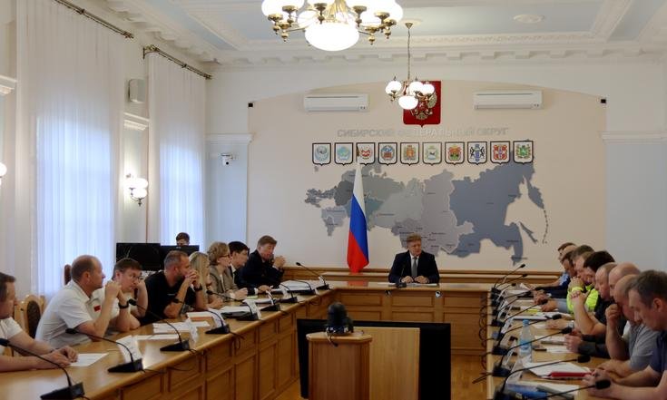 Полпред обсудил вопросы строительства ЦКП «СКИФ» с представителями научного сообщества и подрядных организаций  В Новосибирске полномочный представитель Президента Российской Федерации в Сибирском федеральном округе Анатолий Серышев провёл рабочую встречу с директором Института ядерной физики Сибирского отделения Российской академии наук им. Г.И.Будкера  ИЯФ СО РАН  Павлом Логачёвым. Обсуждались вопросы реализации масштабного научного проекта – строительства Центра коллективного пользования «Сибирский кольцевой источник фотонов».