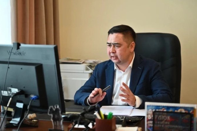 Азат Бадранов назначен и о ректора БАГСУ Исполняющим обязанности ректора Башкирской академии госслужбы и управления БАГСУ назначен Азат Бадранов Об этом сообщил глава региона Радий Хабиров на оперативном совещании правительства 27 октября Ранее Бадранов работал на посту первого заместителя руководителя администрации главы республики Данияр Абдрахманов ранее замещавший должность ректора БАГСУ стал помощником главы республики Скрывать не буду Данияр Мавлиярович займет должность заместителя руководителя администрации по политической работе опыт у него большой сообщил Радий Хабиров aifrb