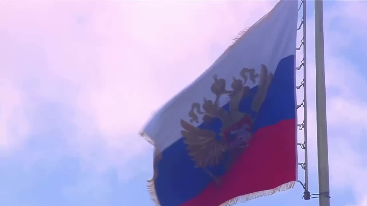 Путин поздравил с Днем Победы на параде в Москве