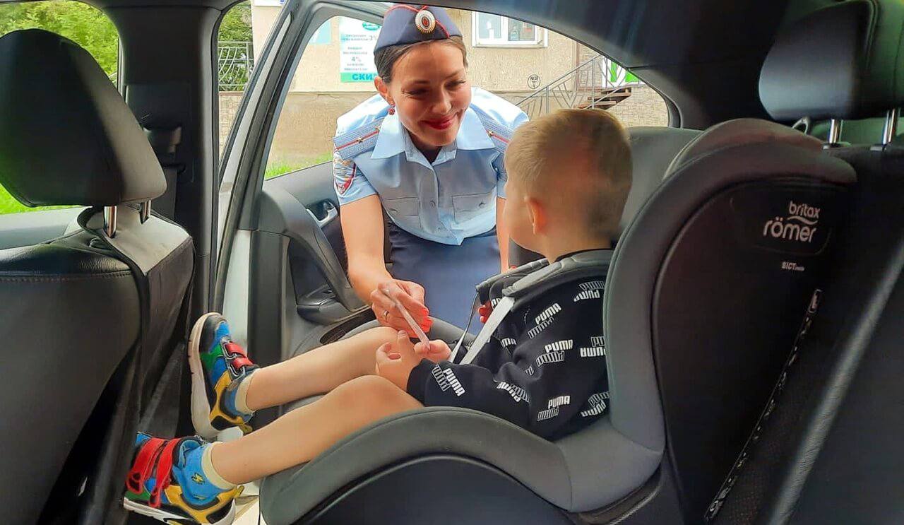 Штраф для таксистов за перевозку детей без автокресел увеличат до 50 тысяч рублей Соответствующую поправку одобрил Комитет Госдумы по государственному строительству и законодательству Ранее штраф составлял 5 тысяч рублей bisrub