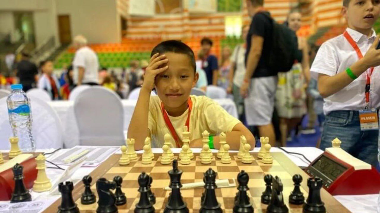 10-летний Роман Шогджиев стал самым юным в мире международным мастером FIDE. Рекорд внесён в Книги Гиннесса и России.