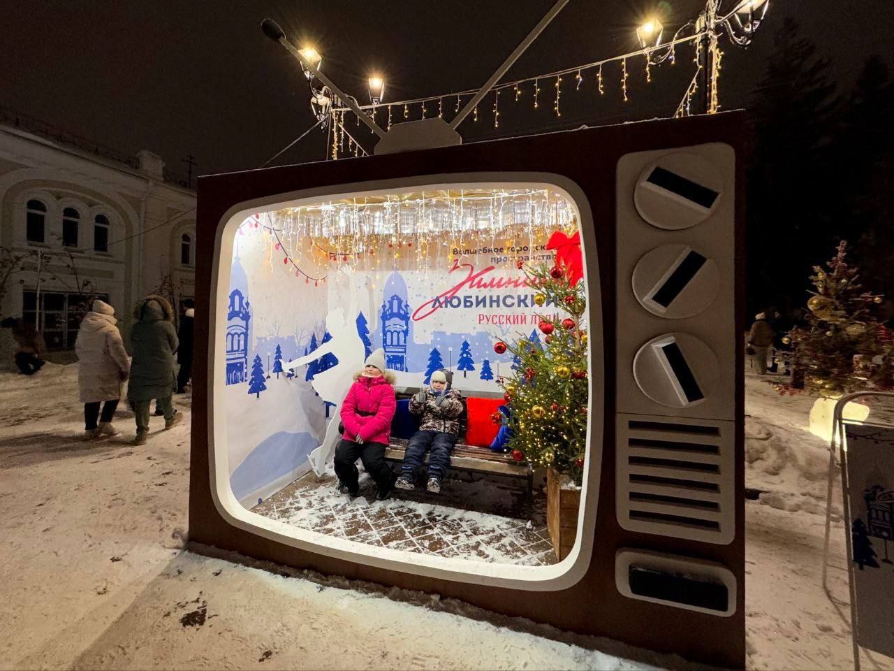 Зимний Любинский заработает с 20 декабря Начался поиск партнеров на ежегодный новогодний фестиваль в центре города Кроме ул Музейной в этом году проект развернется на пешеходной части Ленина от ул Партизанской до площади Победы а также на территории Городского сада Гостей Зимнего Любинского вновь будут ждать фотозоны фирменные елочки от омских предпринимателей ледовые скульптуры концерты мастер классы широкая ярмарка и конечно фудкорты Фото omsk putevoditel