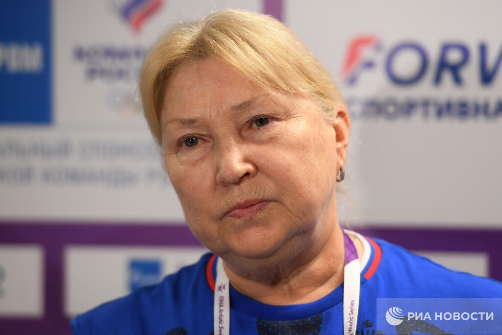 Татьяна Покровская объявила об уходе с поста главного тренера сборной России по синхронному плаванию В этой должности ее сменит 7 кратная олимпийская чемпионка Светлана Ромашина Покровская продолжит работу в статусе советника председателя Федерации водных видов спорта России Подписывайтесь на РИА Новости Спорт в MAX