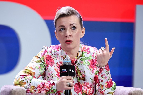 Захарова заявила о содействии России воссоединению украинских детей с родными  По словам официального представителя МИДа, Москва не препятствует этому процессу.  «Украинские дети, которые действительно оказались в нашей стране, находятся в безопасности. Они под государственным контролем в детских учреждениях», — отметила дипломат. Возвращению детей семьям может способствовать лишь деполитизированное сотрудничество омбудсменов, подчеркнула Мария Захарова.      Подпишись на «Говорит Москва»