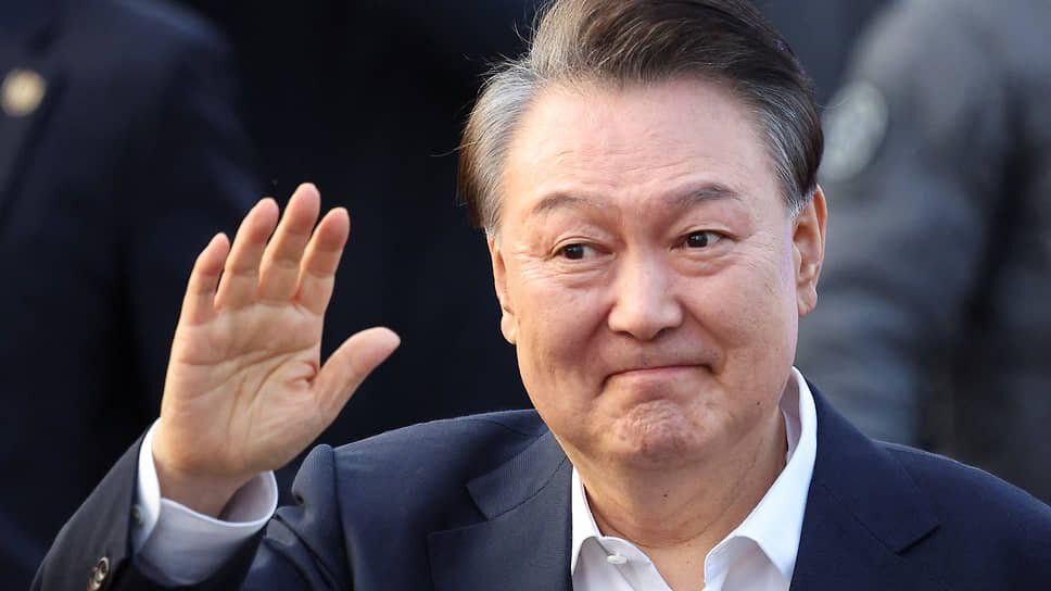 Суд в Сеуле вновь выписал ордер на арест бывшего президента Южной Кореи Юн Сок Ёля