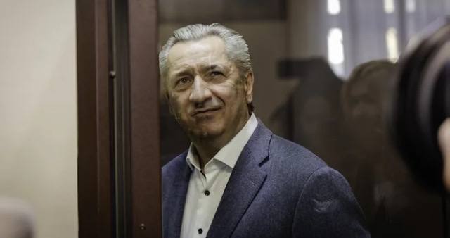 Генеральная прокуратура России подала в суд иск об обращении в доход государства имущества бывшего вице премьера правительства Башкирии Алана Марзаева осужденного за получение взяток в особо крупном размере с вымогательством от топ менеджеров компании Дортрансстрой Фото Идэль Гумеров Коммерсантъ Подписывайтесь на Ъ Уфа Оставляйте бусты