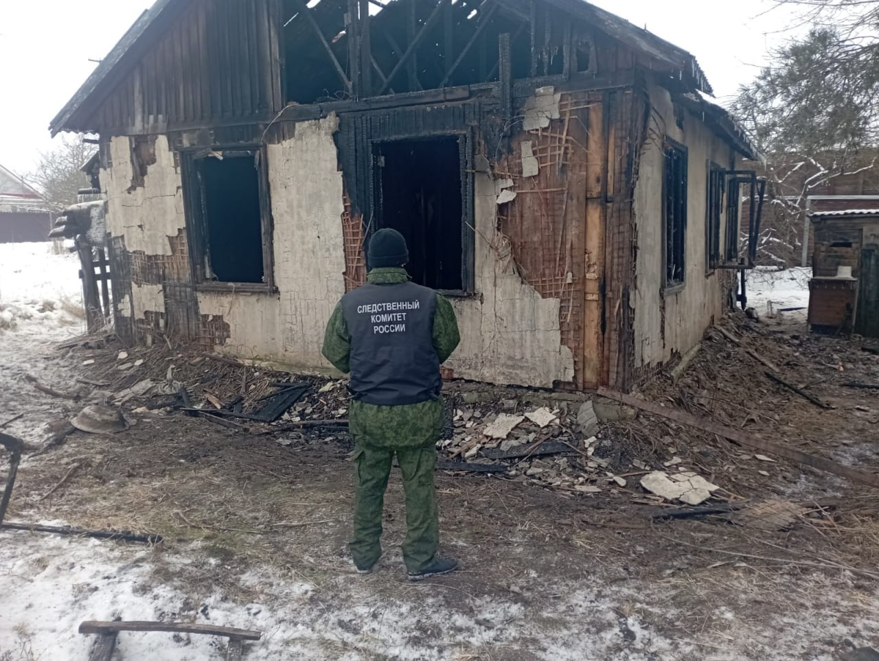 Тело мужчины обнаружено в сгоревшем доме в Порхове    11 февраля загорелся жилой дом. Причиной возгорания могла послужить неисправность электропроводки.   На месте пожара было обнаружено тело 51-летнего мужчины. Назначены медицинская и пожарно-техническая судебные экспертизы. Устанавливаются обстоятельства произошедшего.    СОСЕДИ60        ДАТЬ БУСТ      Отправить нам новость