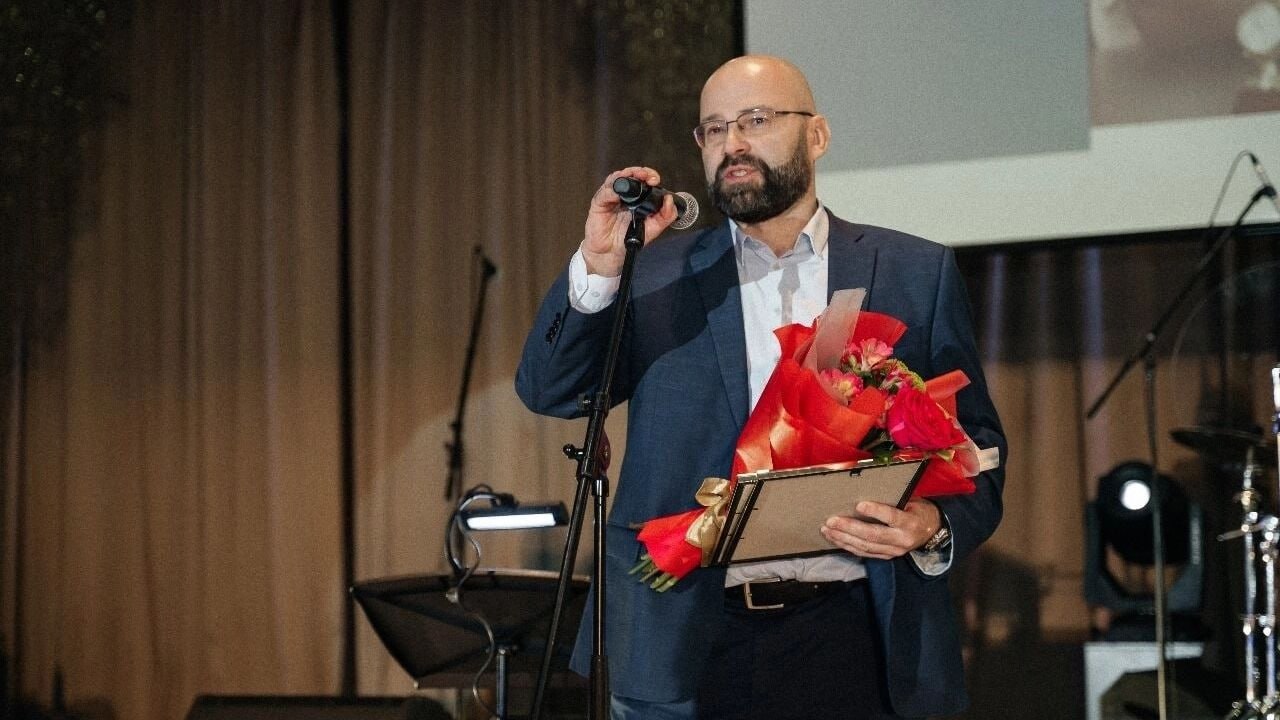 В обезглавленный минздрав края назначили нового замминистра Им стал бывший заместитель директора территориального фонда обязательного медицинского страхования края Алексей Коноваленко Ранее эксперты телеграм каналы и СМИ сообщали что Коноваленко один из кандидатов на пост министра Политический блогер Алексей Аксютенко в беседе с ПМ также сообщал что с высокой долей вероятности министром станет Коноваленко prmira news