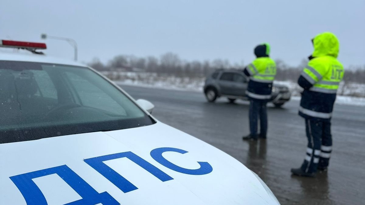В Самаре в столкновении корейца и китайца погиб водитель Трагическое происшествие случилось 9 января 2026 года в 15 00 в Куйбышевском районе областной столицы   oboz info v samare v stolknovenii korejtsa i kitajtsa pogib voditel
