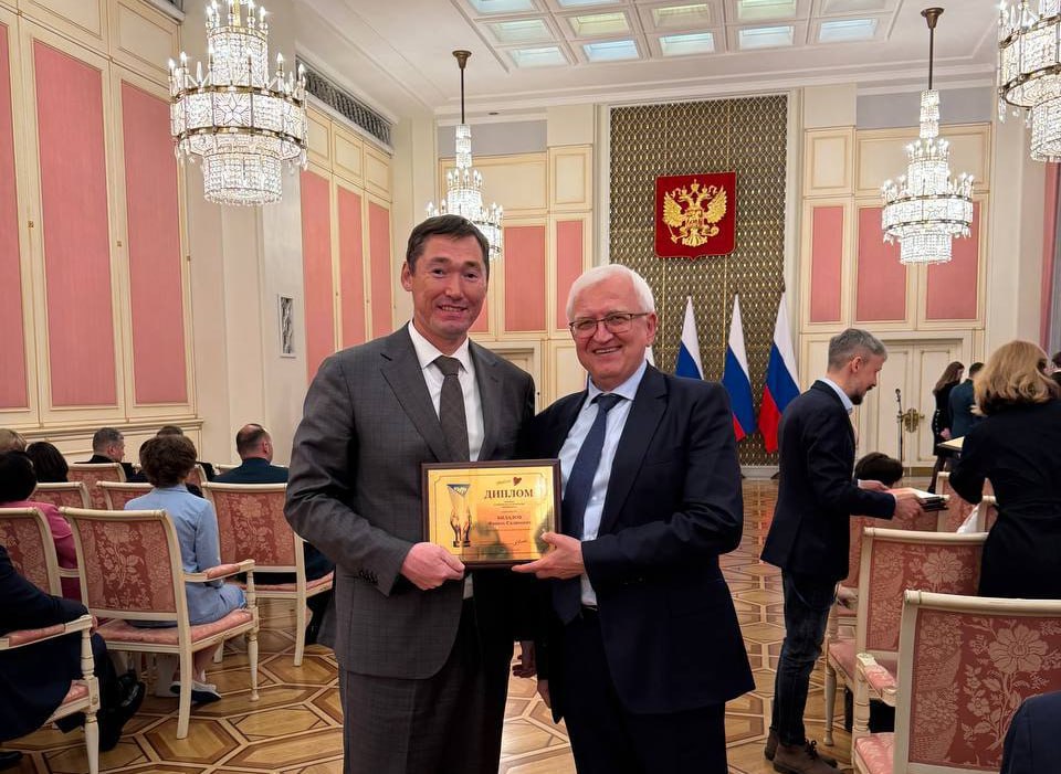 Радий Хабиров ещё раз поздравил коллектив Республиканского медико-генетического центра с премией «Призвание». Учреждение в составе группы медорганизаций из других регионов России получило награду в номинации «Лучший метод диагностики – 2025». Исследование позволяет выявлять у новорожденных 36 генетических и врожденных заболеваний на самой ранней стадии. #оперативкаХабирова