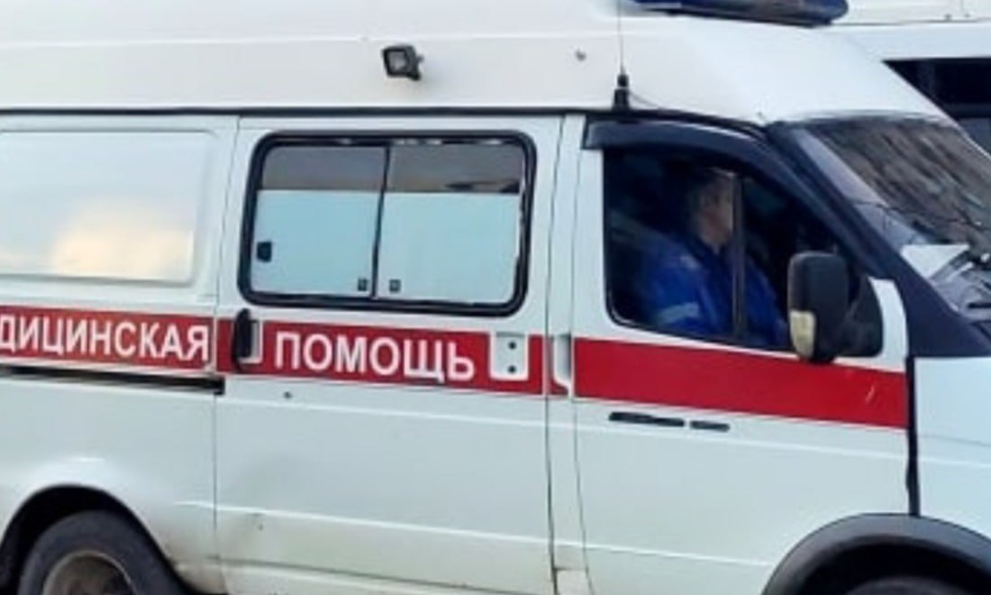 Подростки жестоко избили 9-летнего мальчика Инцидент произошёл 14 июля в ЖК «Родники» на улице Гребенщикова. Мальчик потерял сознание и был госпитализирован. «КП-Новосибирск» сообщает, что драчуны попали на камеры. Родители пострадавшего ищут свидетелей и родственников нападавших. Полиция проводит проверку. Фото: Виктория Саликова, Горсайт Прислать новость