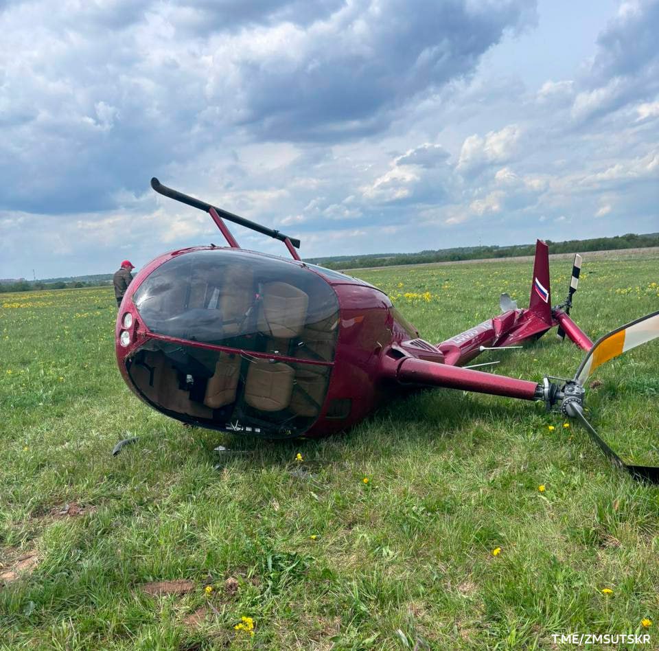 Вертолет Robinson R66 совершил жесткую посадку вблизи села Иславское Одинцовского района Подмосковья, пилот не пострадал. Об этом сообщили в СК России.