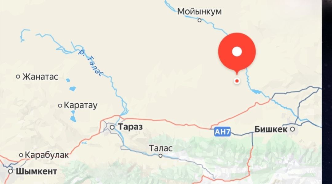 На юге Казахстана строят завод по производству цианида натрия за 132 7 млн Компания Altynalmas Reagents начала строить в Шуском районе Жамбылской области Казахстана завод который будет производить цианид натрия для нужд золотодобывающей промышленности сообщил региональный акимат областная госадминистрация Ожидается что предприятие которое возводят на территории СЭЗ Jibek Joly будет выпускать до 25 тысяч тонн продукции в год Стоимость проекта 68 млрд тенге 132 7 млн Запуск производства запланирован на четвертый квартал 2027 года Продукцию предприятия планируют поставлять золоторудным предприятиям Казахстана а также экспортировать в Россию Узбекистан Кыргызстан Таджикистан и Монголию ℹ По данным Бюро нацстатистики за 2024 год в Казахстане произвели 72 1 тонны аффинированного золота Это на 1 06 тонны или на 1 5 больше чем годом ранее Читайте также Zijin Mining намерена построить на севере Казахстана золотоизвлекательную фабрику за 500 млн Logistan info Логистика Экономика