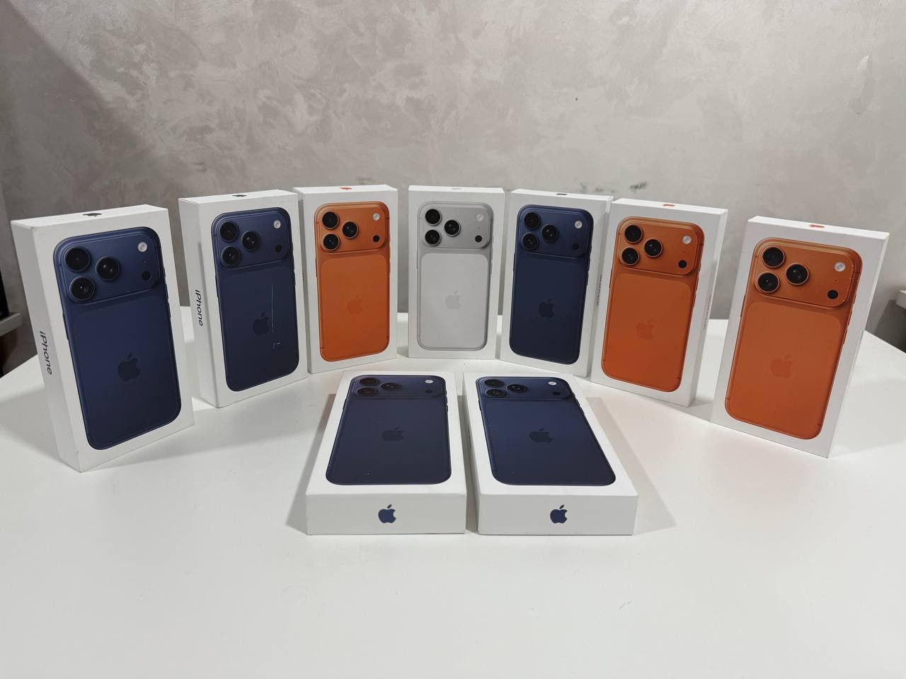 В ГТК рассказали о платежах при ввозе смартфона iPhone 17 Если таможенная стоимость мобильного устройства превышает установленную норму с превышающей части взимается единый таможенный сбор в размере 30 процентов Кроме того за заполнение и оформление таможенного приходного ордера уплачивается сбор за оформление в размере 25 БРВ 103 000 сумов   kun uz ru 36161358 Официальные страницы Kun uz Telegram Facebook Instagram Youtube