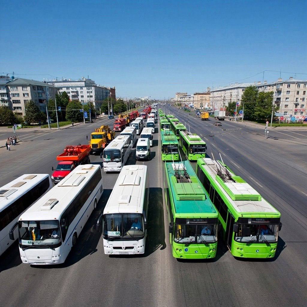В Новосибирске 29 июня впервые пройдет парад спецтехники Около 60 машин, включая автобусы и технику экстренных служб, проедут от площади Свердлова до площади Ленина с 13:00 После парада зрителям покажут театрализованное представление, а часть техники можно будет осмотреть на улице Ленина до 20:00 НОВОСИБИРСК СЕГОДНЯ #Новосибирск