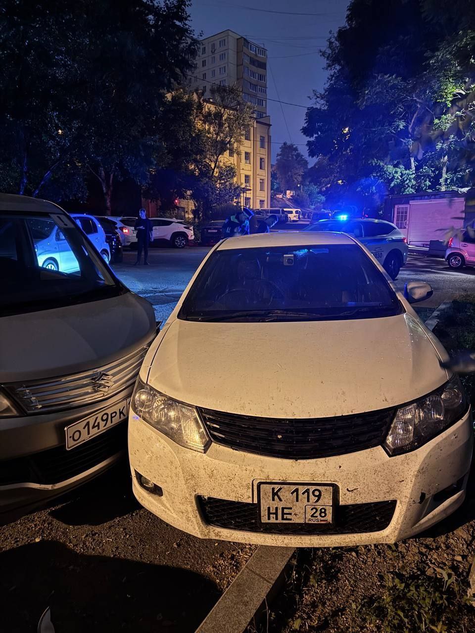 Пьяный лихач на Suzuki Solio устроил ДТП во Владивостоке Ночью 6 июля водитель Suzuki Solio номер О149РК125 проигнорировал требование ДПС остановиться, рванул на красный свет и врезался в Toyota Allion во дворе. При задержании выяснилось, что он пьян и с фальшивыми правами. От освидетельствования отказался. Теперь ему грозит не только штраф, но и уголовная ответственность.