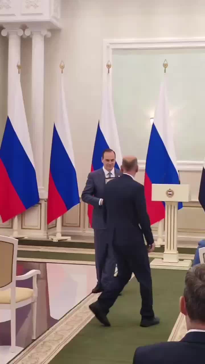 Глава Мордовии поздравил машиностроителей с профессиональным праздником и вручил награды