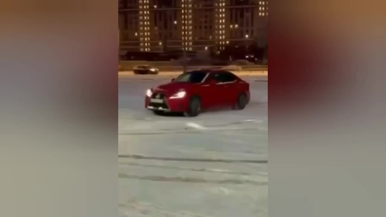 Дрифт на Газпром Арене: задержания водителей и предупреждения ГИБДД