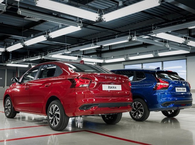18 июля станут известны цены и комплектации LADA Iskra Комплектации и цены автомобилей нового семейства LADA Iskra будут объявлены 18 июля, а старт продаж, как и ранее сообщалось, запланирован на 20 июля – в честь дня рождения АВТОВАЗа. Эту информацию агентству «АВТОСТАТ» подтвердили в пресс-службе предприятия. Подробнее на сайте autostat.ru