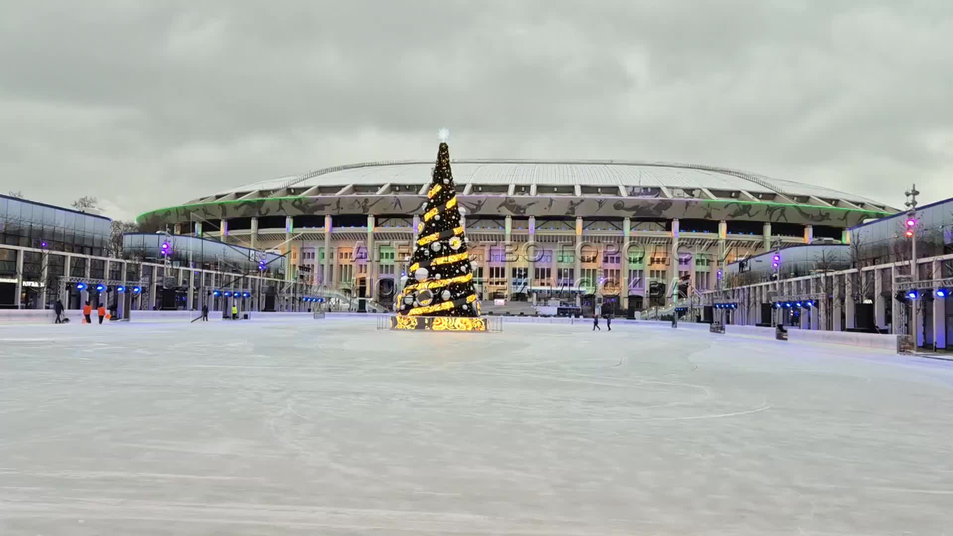 Сергей Собянин открыл мультимедийный каток в Лужниках в рамках благоустройства