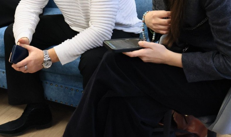 В Челябинске обсудили способы защиты от кибермошенников www up74 ru articles news 167415 По словам экспертов нужно найти баланс между развитием цифровых технологий обеспечением кибербезопасности и комфортом людей