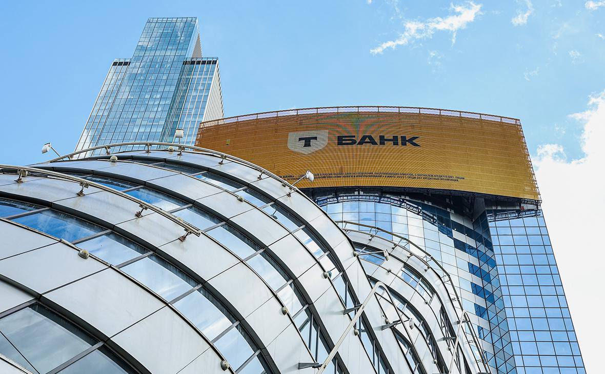 Башкирия займет 2 млрд для покрытия дефицита бюджета в Т банке Минфин Башкирии заключил контракт с АО ТБанк на оказание финансовых услуг по предоставлению возобновляемой кредитной линии с лимитом до 2 04 млрд руб для частичного покрытия дефицита бюджета или погашения долгов Банк окажет услуги за 266 02 млн руб Всего на аукцион поступило пять заявок одна из них была отозвана Победитель процедуры предложил минимальную цену Максимально Башкирия была готова заплатить 299 3 млн руб начальную стоимость контракта рассчитывали исходя из ставки кредитования 19 98 годовых Средства Башкирия сможет привлекать до 26 декабря 2025 года включительно погасить кредит республика планирует в течение 268 дней РБК Уфа в Telegram РБК Уфа в MAX