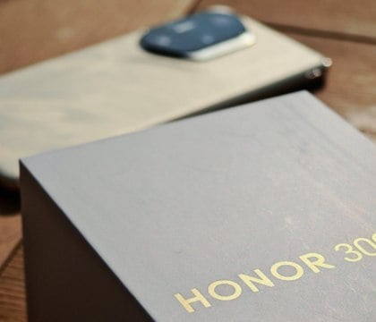 HONOR 300 Pro выйдет в золотистой расцветке — смартфоном уже можно полюбоваться на фото  HONOR раскрыла дизайн смартфона HONOR 300 Pro. До этого компания показывала только базовую модель. Pro-версия отличается некоторыми моментами.  Читать далее