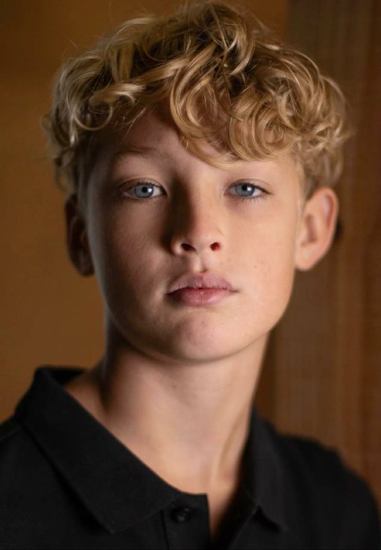 Локс Пратт сыгравший в новом мини сериале Повелитель мух сыграет Драко Малфоя в сериале про Гарри Поттера Вы увидите всех учителей в их маленьких кабинетах Вы увидите Драко дома Я не буду слишком много спойлерить но мы сняли несколько блестящих сцен поделился юный актер Локс veraafanasyeva