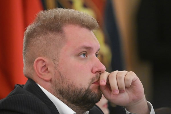 В Госдуме призвали Роскомнадзор запретить нейросервисы раздеваторы сообщают Известия С таким предложением на имя главы ведомства Юрия Липова обратился вице спикер Борис Чернышов Депутат отмечает что сегодня в российском цифровом пространстве активно распространяются деструктивные онлайн ресурсы Подписаться на Говорит Москва Telegram VK MAX