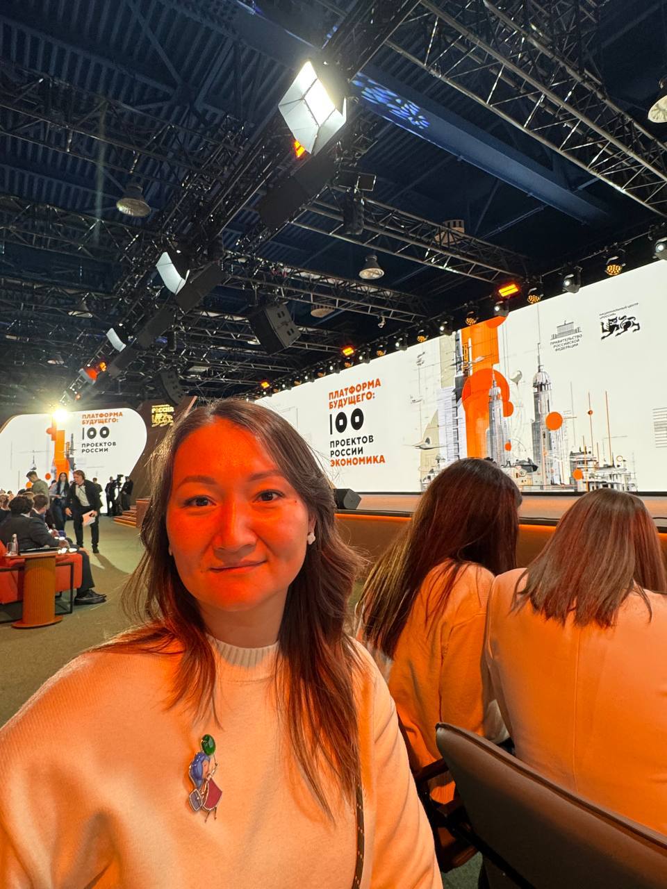 Интернет газета Степные вести Новости Мама предприниматель из Калмыкии в финале конкурса в Москве Калмыкию впервые представляют в финале конкурса Мама предприниматель В Москве собрались 25 участниц заключительного этапа программы Каждая из них может выиграть гранты в размере 1 миллион 500 тысяч и 250 тысяч рублей Несколько дней конкурсантки получали новые знания прокачивали предпринимательские навыки и дорабатывали свои бизнес идеи Сегодня их ждет финальная защита проектов У вас есть новость которой вы хотите поделиться Расскажите нам Stepnyevesti bot Подписаться на stepnyevesti Калмыкия Калмыкия Элиста регион08 Степные вести c источник