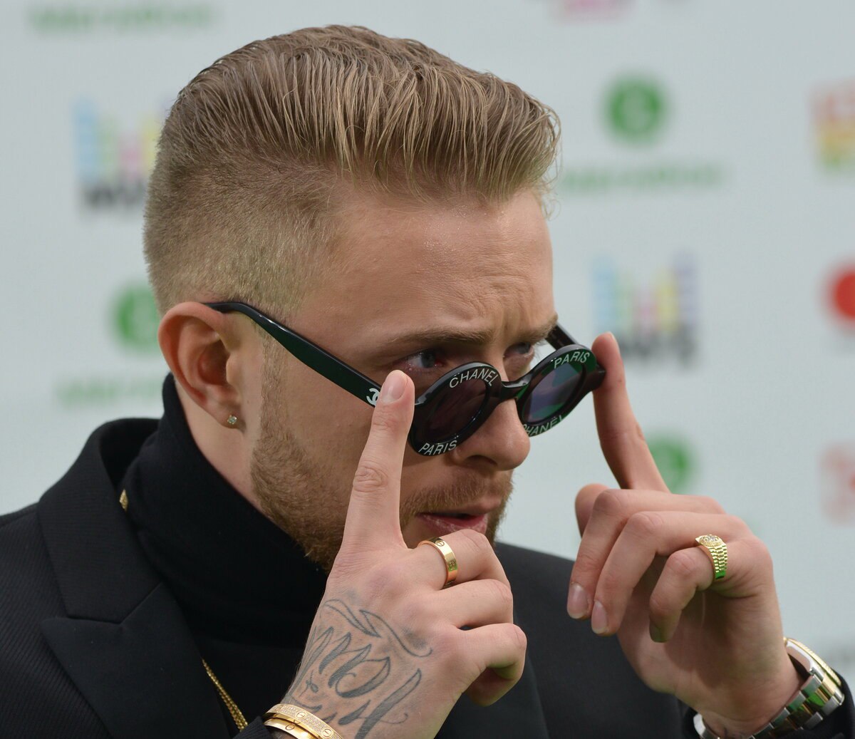 Егор Крид опроверг информацию о провале концерта на Пхукете По словам артиста с продажами все в порядке и однажды он даже уронил сайт с продажами своих билетов ему приходилось ставить две площадки подряд чтобы все фанаты смогли попасть на шоу НМШ