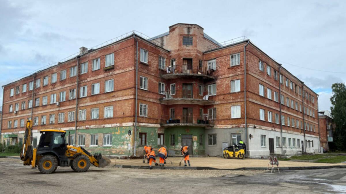 Первый соцгород Казани официально признали объектом культурного наследия Это уникальный квартал где находились дома для рабочих местных мануфактур Его возводили с 1928 по 1949 годы Здесь находится знаменитый Дом со звездой пример советского конструктивизма kazan