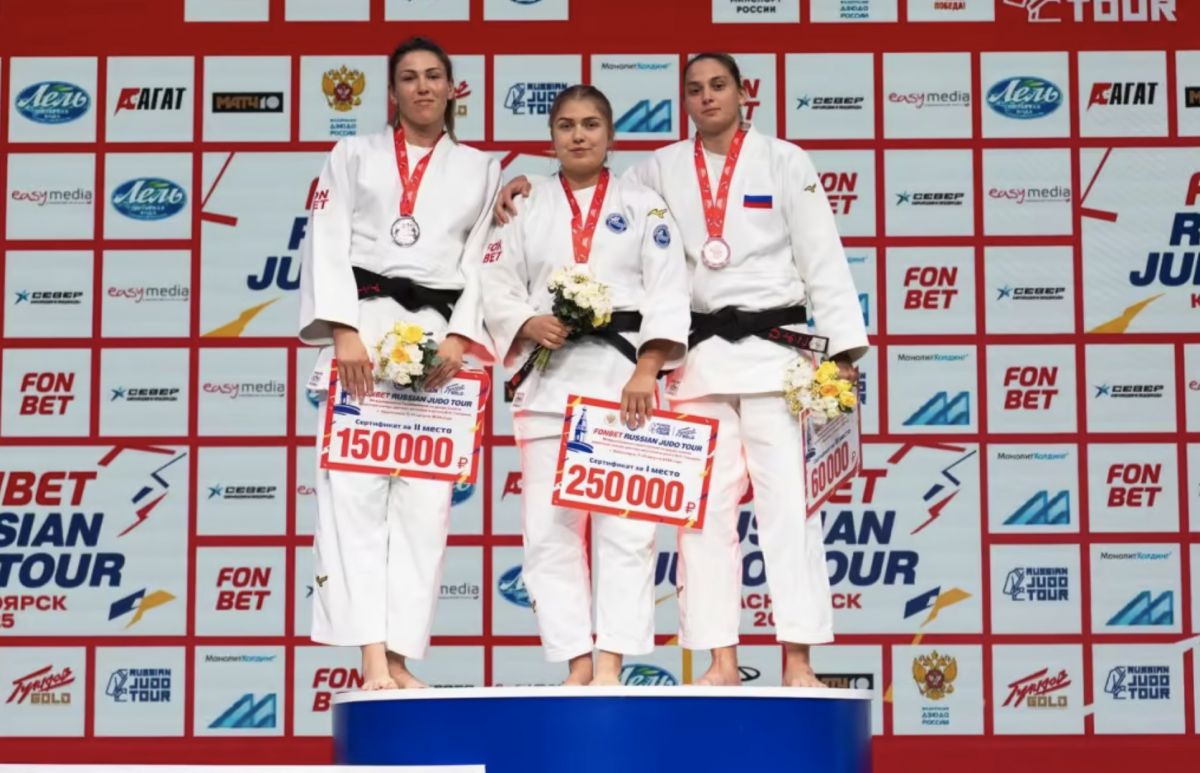 Орловская дзюдоистка Шмелёва стала серебряным призёром "Russian Judo Tour" в Красноярске     Орловская дзюдоистка Антонина Шмелёва завоевала серебряную медаль международных соревнований в Красноярске - III этапа Russian Judo Tour.  ↗  Прислать новость   Подписаться