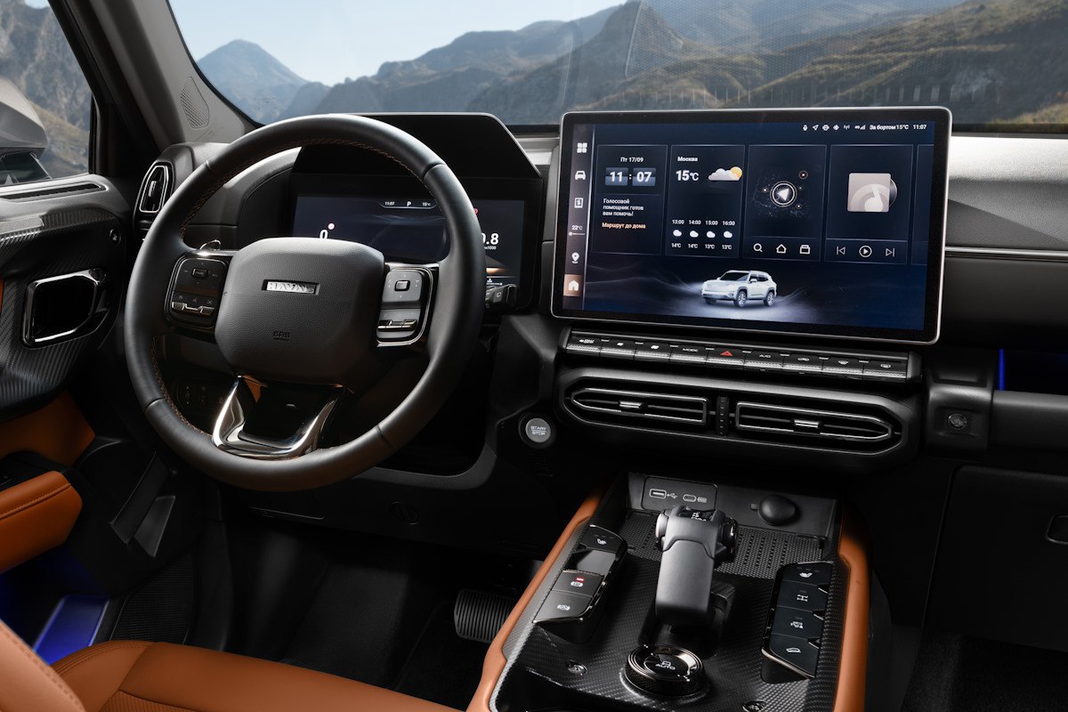 Вместе с более мощным мотором кроссовер Haval H7 для российского рынка получит модернизированную медиасистему В ней в том числе появится сервис ВК Видео но в целях безопасности воспроизведение видеороликов будет невозможно в движении отмечает пресс служба марки