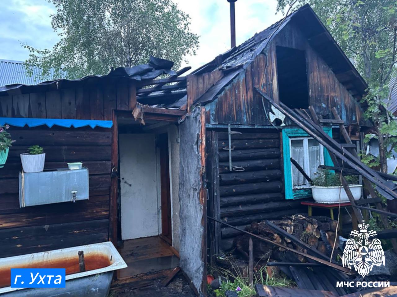 За #ДежурныеСутки огнеборцы МЧС России ликвидировали пожара в банях. Пострадавших нет. г. Ухта, пожар в бане в СОТ «Бытовик» ликвидирован на 24 квадратах. Предварительная причина пожара - нарушение требований пожарной безопасности при устройстве отопительной печи. г. Сыктывкар, пожар в бане в СНТ «Сплавщик» ликвидирован на общей площади 18 квадратных метров. Предварительная причина пожара - неисправность электрооборудования. с. Ижма, пожар в бане по улице Хатанзейского ликвидирован на 12 квадратах. Предварительная причина пожара - неисправность электрооборудования. Главное управление МЧС России по Республике Коми напоминает: не эксплуатируй электропровода и кабели с видимыми нарушениями изоляции; не перегружай электросеть; пользуешься электроприборами - следи за их состоянием; установи пожарный извещатель - он предупредит об опасности. МЧС Республики Коми