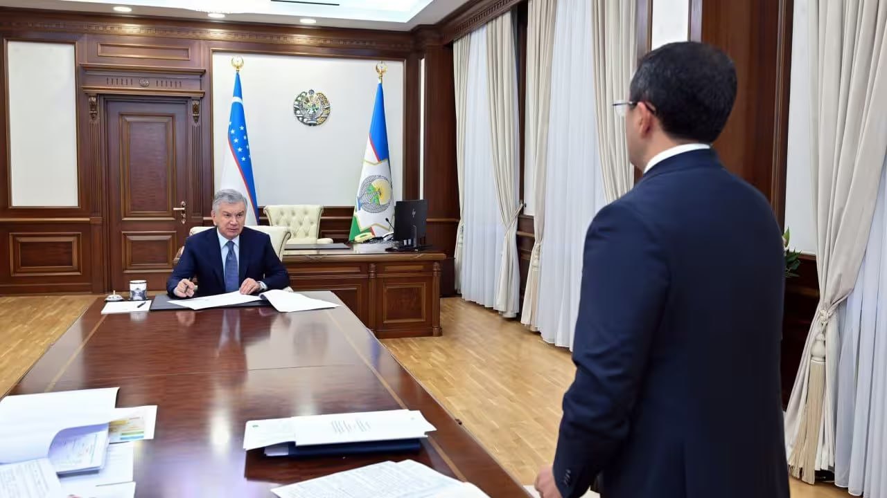 Всем официально трудоустроенным гражданам будут выплачивать соцпособия Президент одобрил предложения по совершенствованию системы социального страхования для всех официально занятых граждан в том числе и в частном секторе   uznews uz ru news 104491 uznews