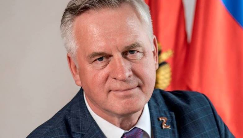 Orenday Оренбург 10 лет на должности главой Оренбургского района останется Василий Шмарин Чиновник имеет за спиной карьерный рост от главы сельского совета до заместителя министра сельского хозяйства До Оренбургского района 9 лет руководил Тюльганским районом В Оренбургском районе депутаты избрали главу Из трех кандидатур Василия Шмарина действующего главы района главы сельсовета Подгородне Покровского Алексея Анисимова и заместителя главы администрации Владимира Сметанникова в финальное голосование прошли Василий Шмарин и Владимир подробнее на канале Orenday Оренбург