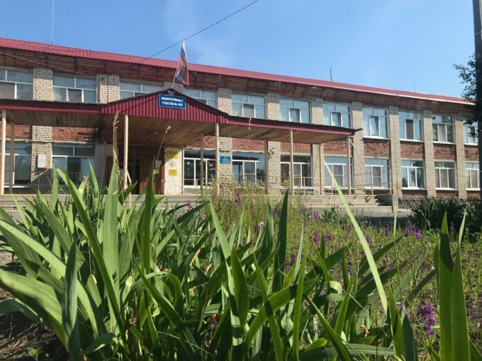 В Камышловском районе идет приемка образовательных учреждений к новому учебному году. Все осмотренные объекты приняты без особых замечаний. Финальный этап проверки пройдет в августе Специальная межведомственная комиссия проверяет школы, детские сады и организации дополнительного образования. Первый этап приемки состоялся в начале июля. В течение двух дней, 7 и 8 июля, были оценены условия в образовательных учреждениях, а 9 июля комиссия сосредоточилась на учреждениях допобразования. В середине июля прошел второй этап проверки. Подробнее читайте на сайте «Областной газеты». пресс-служба администрации Камышловского муниципального района Подписаться на «ОГ» Прислать новость Поддержать канал
