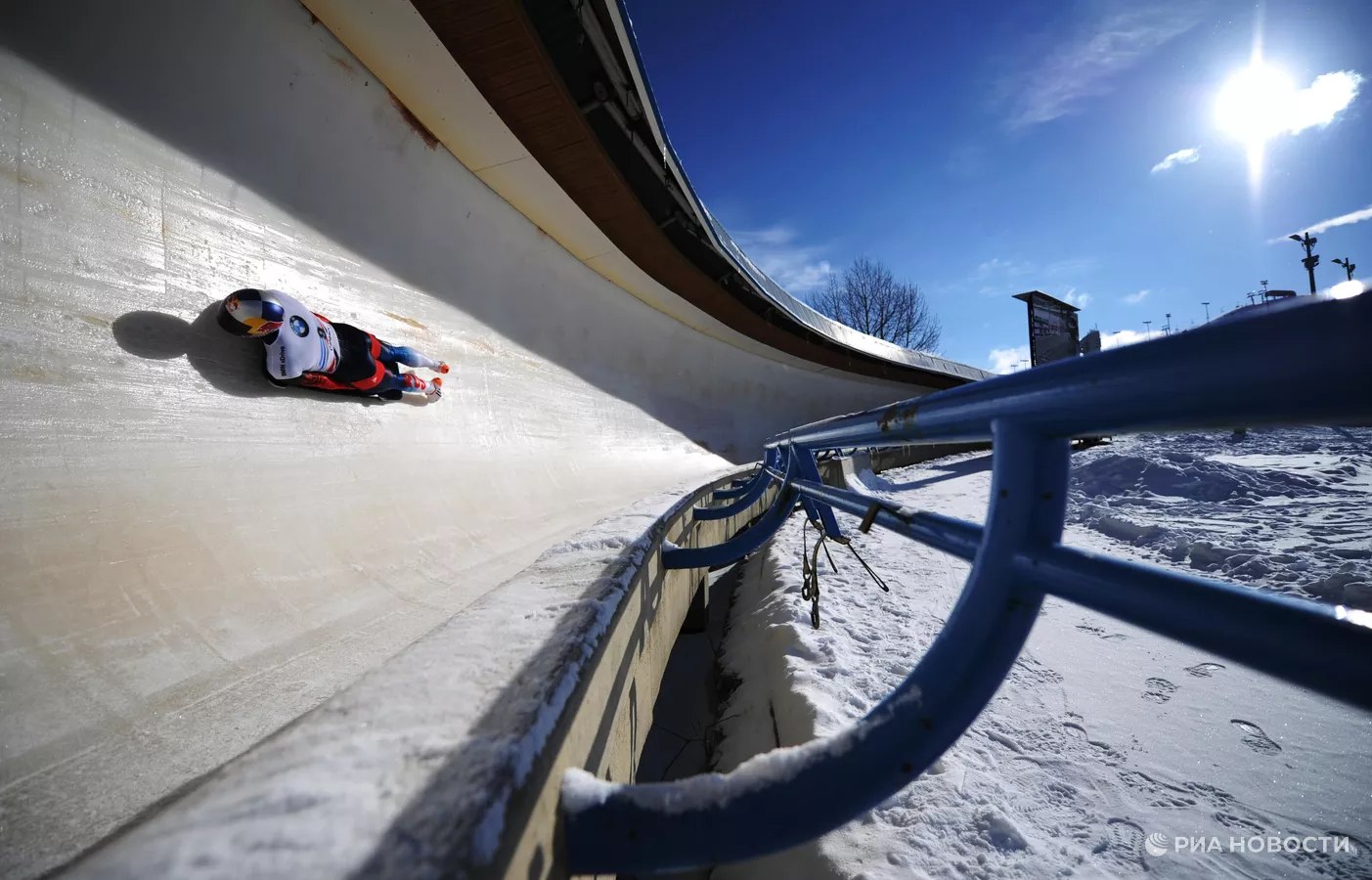 Российский скелетонист Семенов победил на этапе Кубка Европы в Инсбруке Результат Семенова после двух попыток 1 минута 49 27 секунды Второе место занял россиянин Даниил Романов отставание 0 48 секунды третье китаец Гоцин Юй 0 85 Подписывайтесь на РИА Новости Спорт в MAX