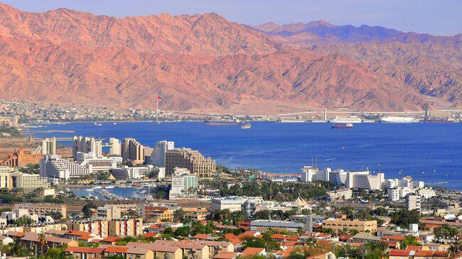 Прямые рейсы из Москвы в израильский курорт Эйлат запустят 19 февраля сообщили ТАСС в Минтуризме Авиакомпания Red Wings организует перелёты раз в неделю Билеты уже поступили в продажу Эйлат одним из крупнейших израильских курортов Он расположен на юге страны на берегу Красного моря Город известен круглогодичным солнечным климатом Напоминаем с начала 2025 года въезд россиян в Израиль возможен только при наличии электронного разрешения ETA IL сроком на два года Оформление обойдётся примерно в 628 рублей плюс небольшой сервисный сбор около 400 рублей Подписаться на Москва 24 Наши каналы Новости в MAX