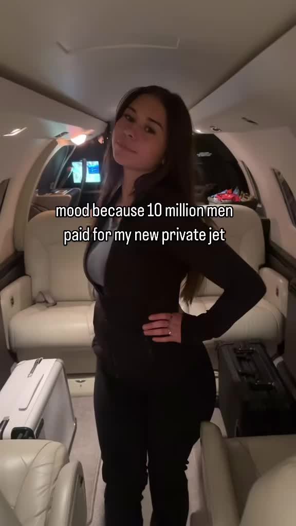 Софи Рейн, модель OnlyFans, купила частный самолёт за $35 млн на деньги подписчиков
