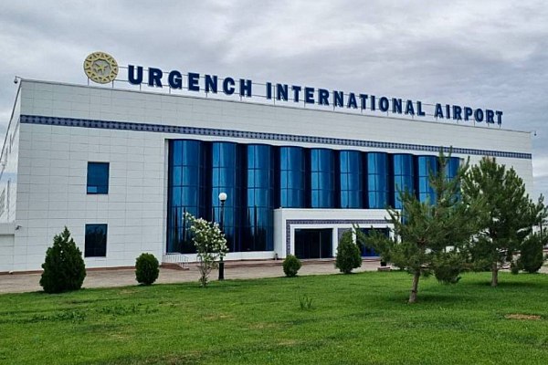 Uzbekistan Airports аэропорт Ургенч и Incheon International Airport Corporation подписали соглашение о государственно частном партнерстве 15 октября 2025 года в Ташкенте между Uzbekistan Airports международным аэропортом Ургенч и Incheon International Airport Corporation Южная Корея состоялось подписание соглашения о государственно частном партнерстве по модернизации и управлению международным аэропортом Ургенч что стало логическим продолжением ранее проведенного тендера Об этом сообщает AVIA RU со ссылкой на данные пресс службы Uzbekistan Airportsю В церемонии подписания приняли участие председатель правления Uzbekistan Airports Жавлонбек Умарходжаев президент Incheon International Airport Corporation Ли Хак Дже и директор международного аэропорта Ургенч Ойбек Маткаримов Мероприятие прошло под руководством министра транспорта Узбекистана Ильхома Махкамова aviaru net n288824